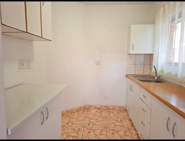 1 BEDROOM PROPERTY TO RENT IN OVERPORT